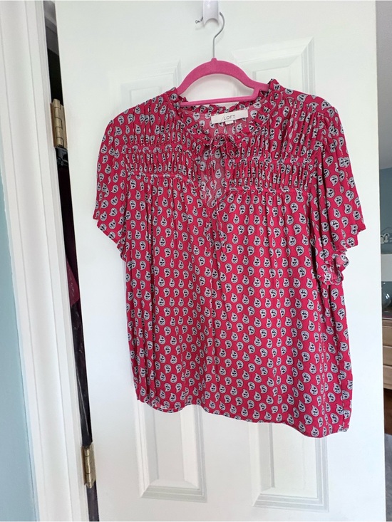 LOFT Tops - LOFT Red and Blue Paisley Short-Sleeve Smocked Yoke Blouse